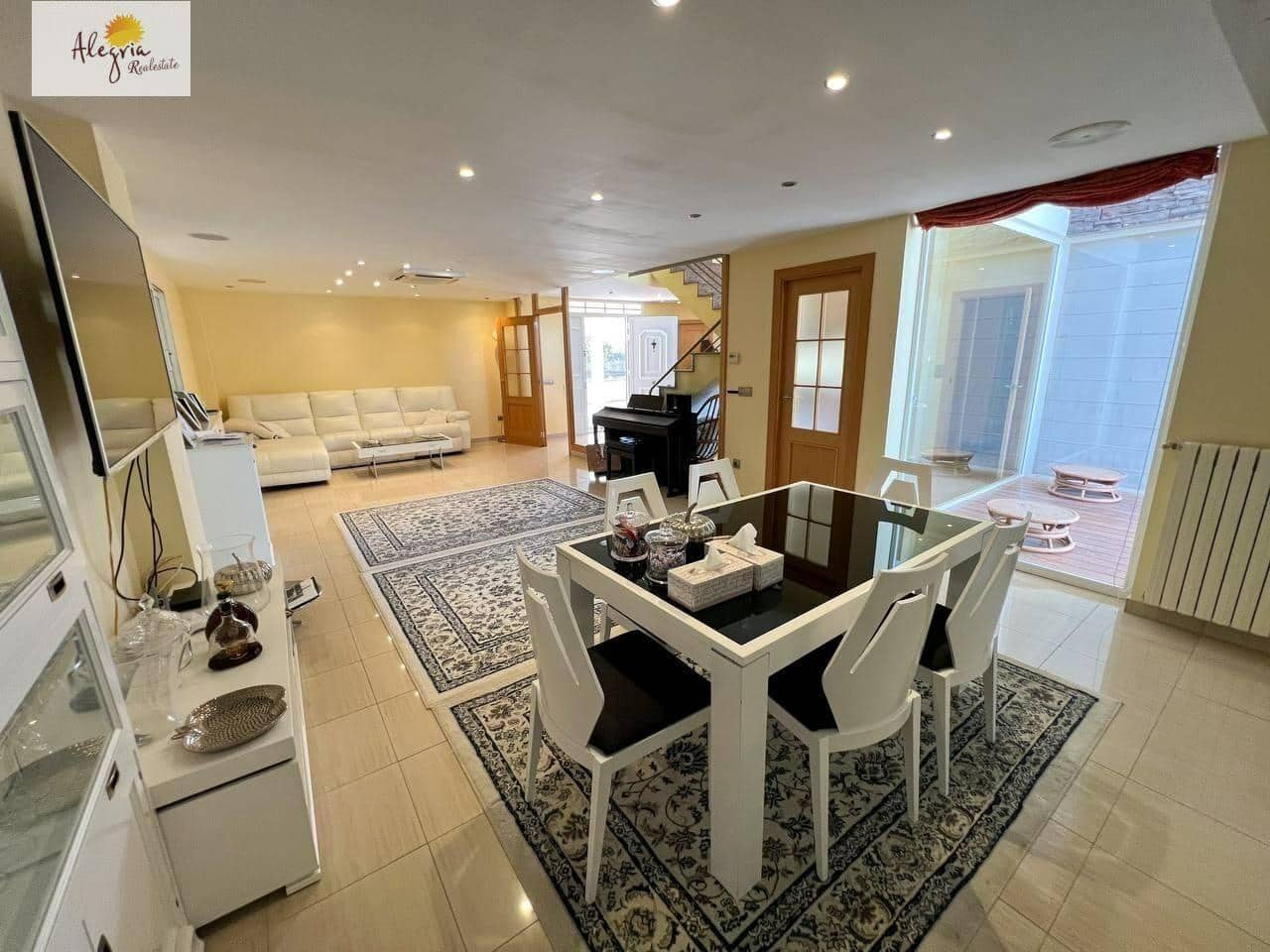 4 slaapkamer Villa te koop in Manises met zwembad garage - € 750.000 (Ref: 7515880)