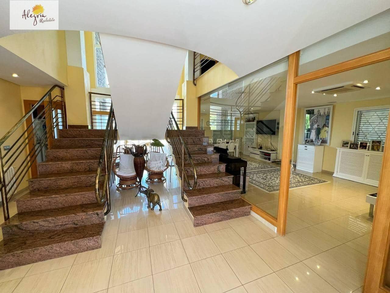 4 slaapkamer Villa te koop in Manises met zwembad garage - € 750.000 (Ref: 7515880)