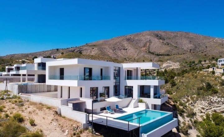 4 makuuhuone Huvila myytävänä paikassa Finestrat mukana uima-altaan 
autotalli - 1 690 000 € (Ref: 7533605)