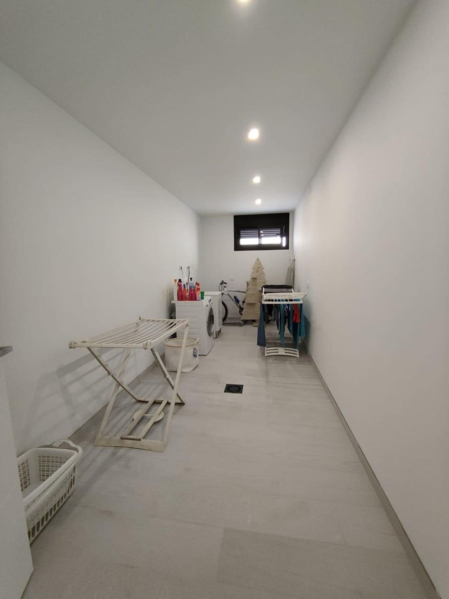 4 makuuhuone Huvila myytävänä paikassa Finestrat mukana uima-altaan 
autotalli - 1 690 000 € (Ref: 7533605)