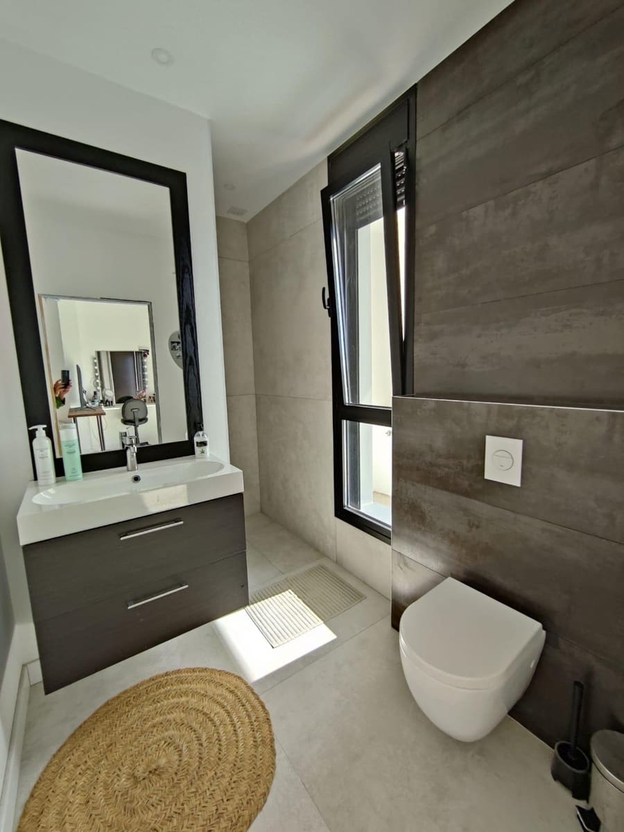 4 makuuhuone Huvila myytävänä paikassa Finestrat mukana uima-altaan 
autotalli - 1 690 000 € (Ref: 7533605)