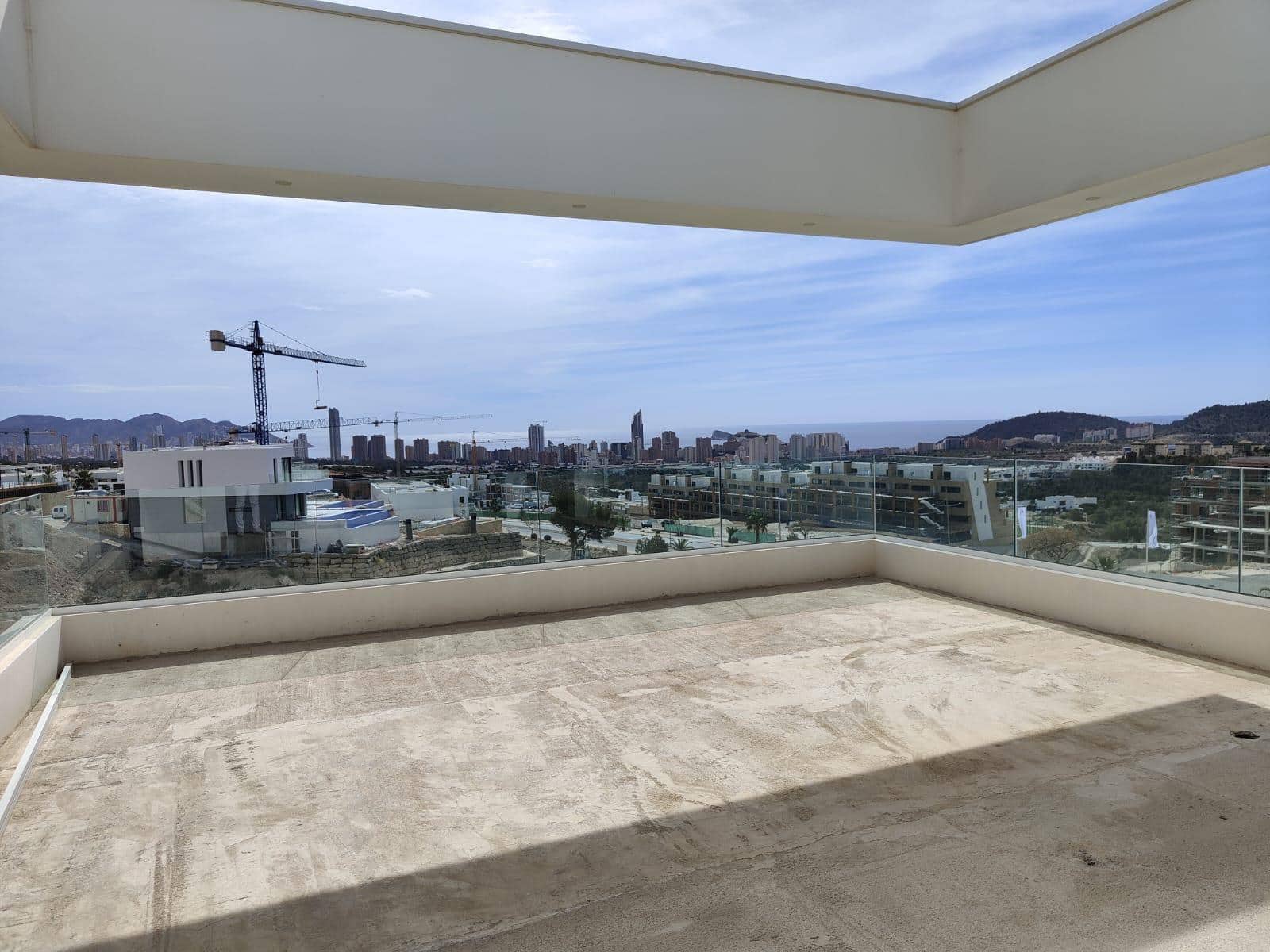 4 makuuhuone Huvila myytävänä paikassa Finestrat mukana uima-altaan 
autotalli - 1 690 000 € (Ref: 7533605)