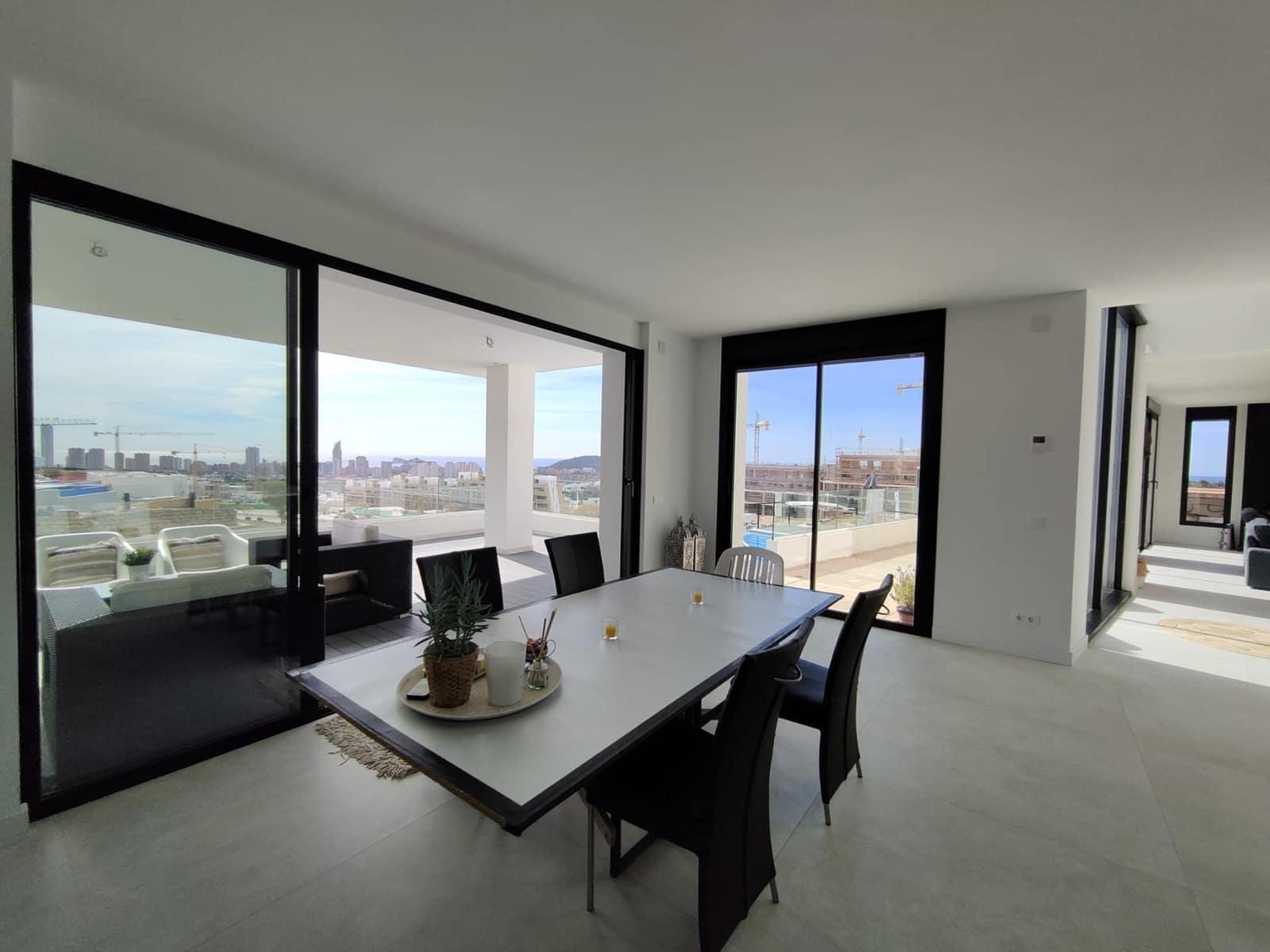 4 makuuhuone Huvila myytävänä paikassa Finestrat mukana uima-altaan 
autotalli - 1 690 000 € (Ref: 7533605)