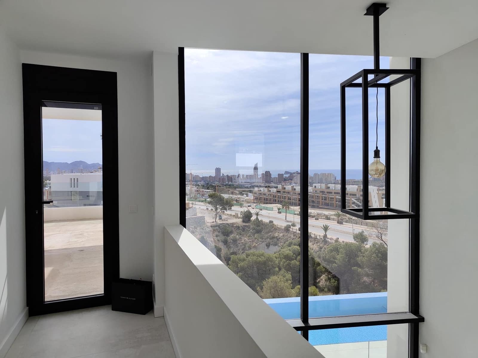 4 makuuhuone Huvila myytävänä paikassa Finestrat mukana uima-altaan 
autotalli - 1 690 000 € (Ref: 7533605)