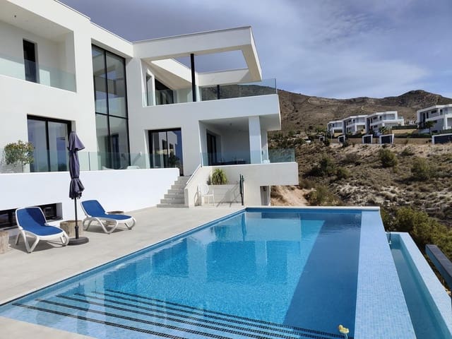 4 makuuhuone Huvila myytävänä paikassa Finestrat mukana uima-altaan 
autotalli - 1 690 000 € (Ref: 7533605)