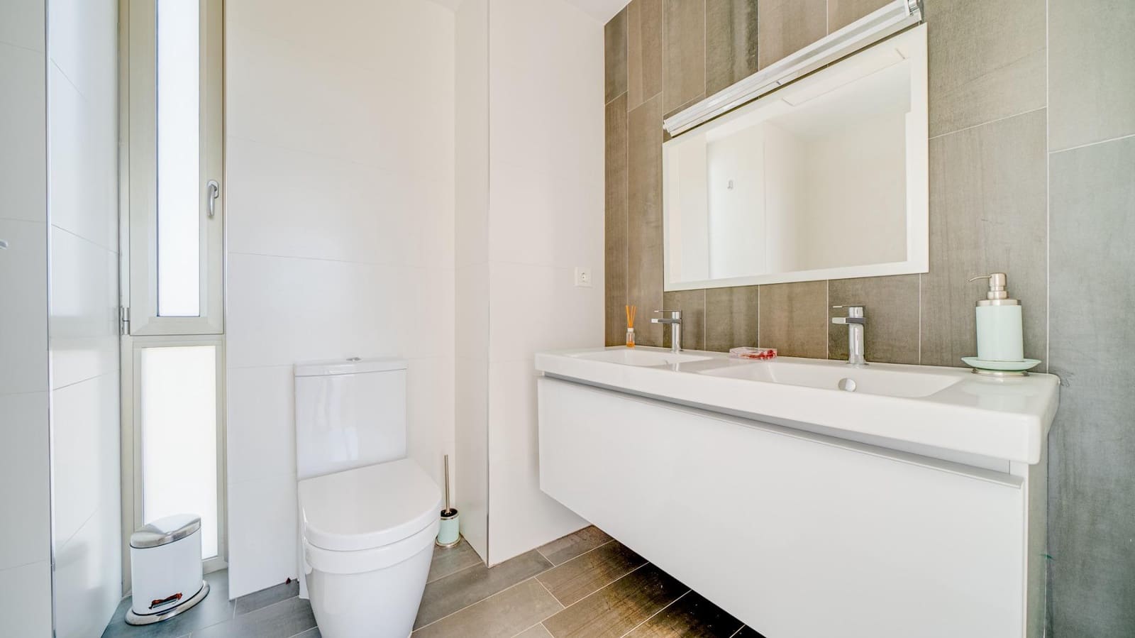 3 sypialnia Willa na sprzedaż w La Villajoyosa / Vila Joiosa z basenem garażem - 900 000 € (Ref: 7563597)