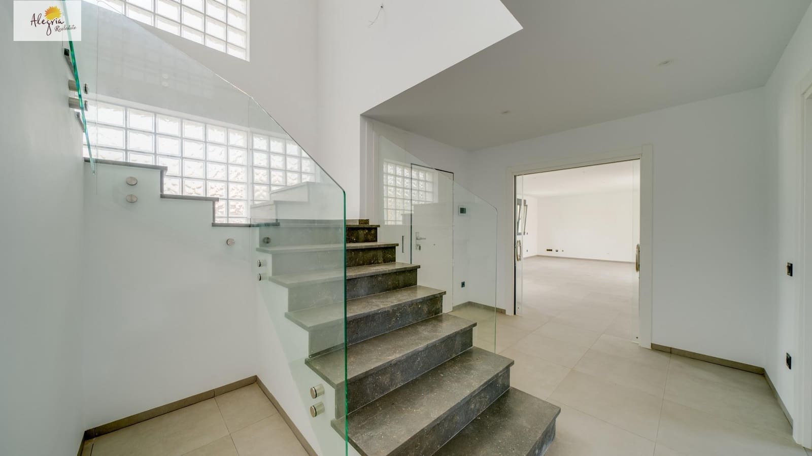 Chalet de 6 habitaciones en Calpe / Calp en venta con piscina garaje - 945.000 € (Ref: 7570341)