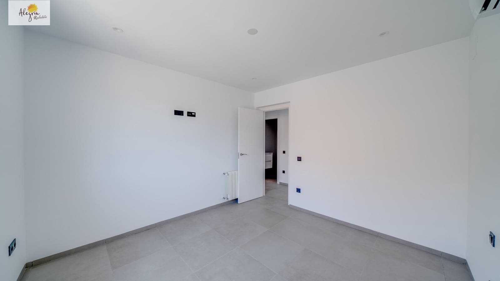 Chalet de 6 habitaciones en Calpe / Calp en venta con piscina garaje - 945.000 € (Ref: 7570341)