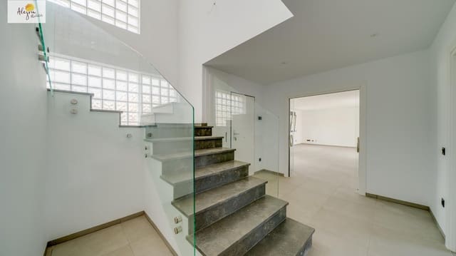 Chalet de 6 habitaciones en Calpe / Calp en venta con piscina garaje - 945.000 € (Ref: 7570341)