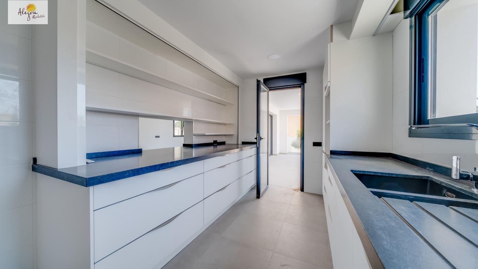 Chalet de 6 habitaciones en Calpe / Calp en venta con piscina garaje - 945.000 € (Ref: 7570341)