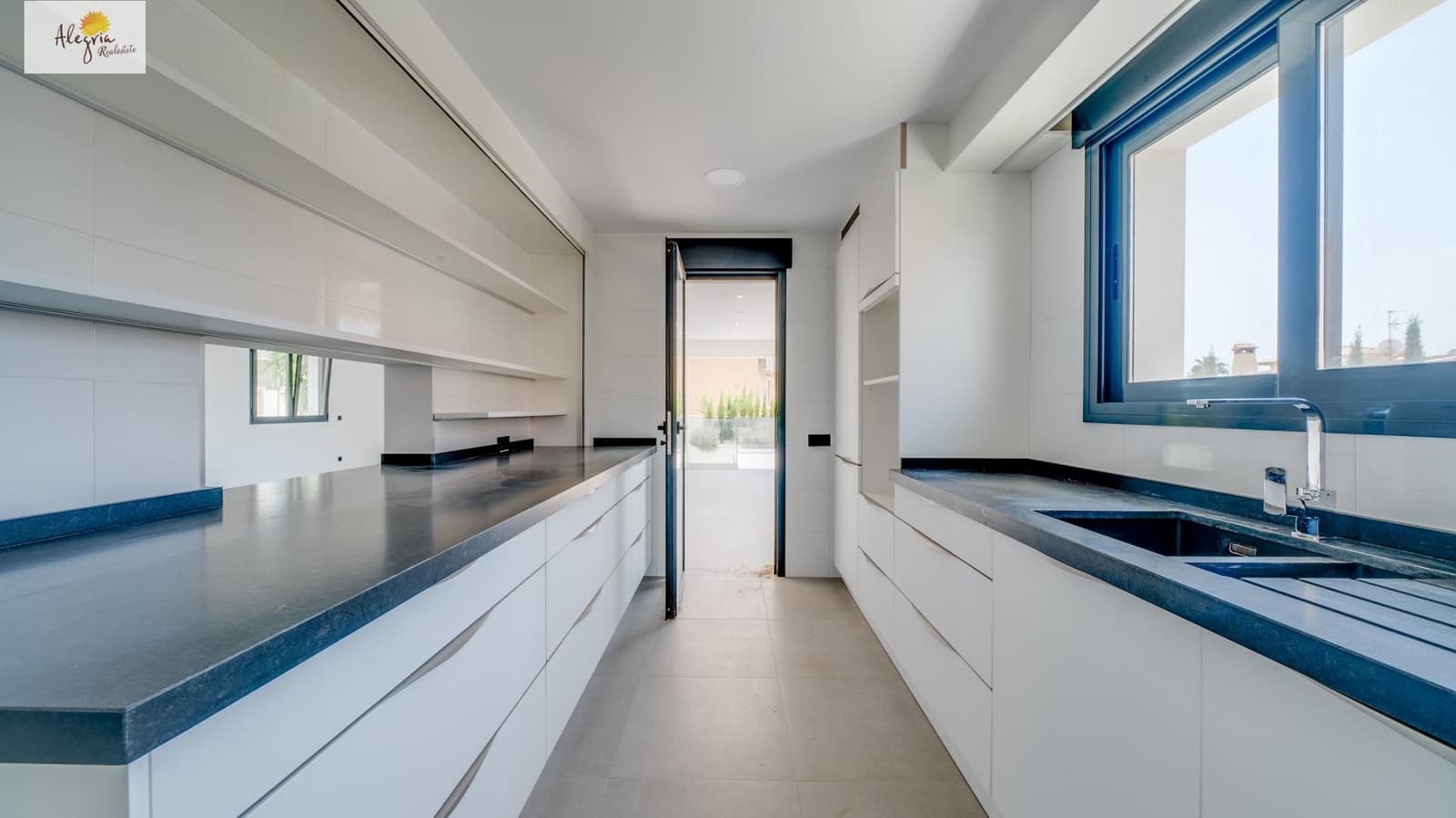 Chalet de 6 habitaciones en Calpe / Calp en venta con piscina garaje - 945.000 € (Ref: 7570341)