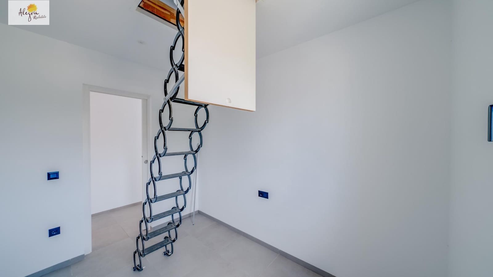 Chalet de 6 habitaciones en Calpe / Calp en venta con piscina garaje - 945.000 € (Ref: 7570341)