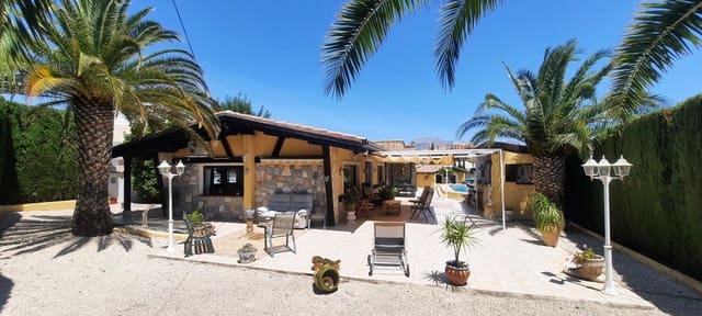 Chalet de 3 habitaciones en Alfaz del Pi / L'Alfàs del Pi en venta con piscina garaje - 450.000 € (Ref: 7574614)