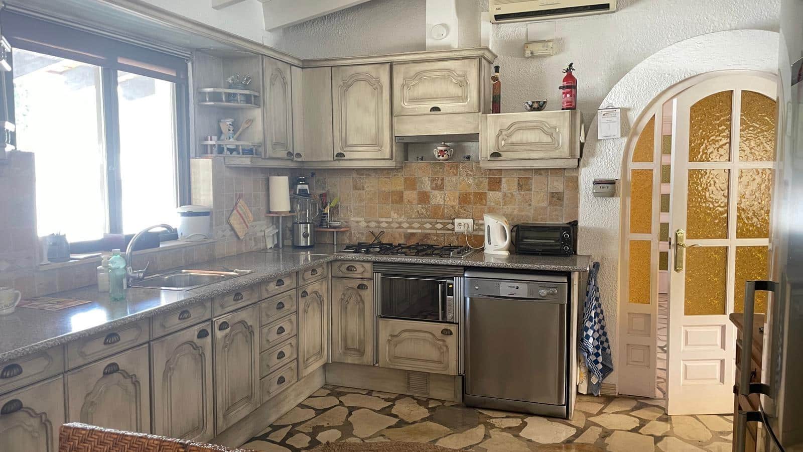 3 bedroom Villa for sale in Alfaz del Pi / L'Alfas del Pi with pool garage - € 450,000 (Ref: 7574614)