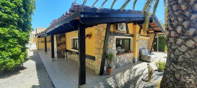 Chalet de 3 habitaciones en Alfaz del Pi / L'Alfàs del Pi en venta con piscina garaje - 450.000 € (Ref: 7574614)