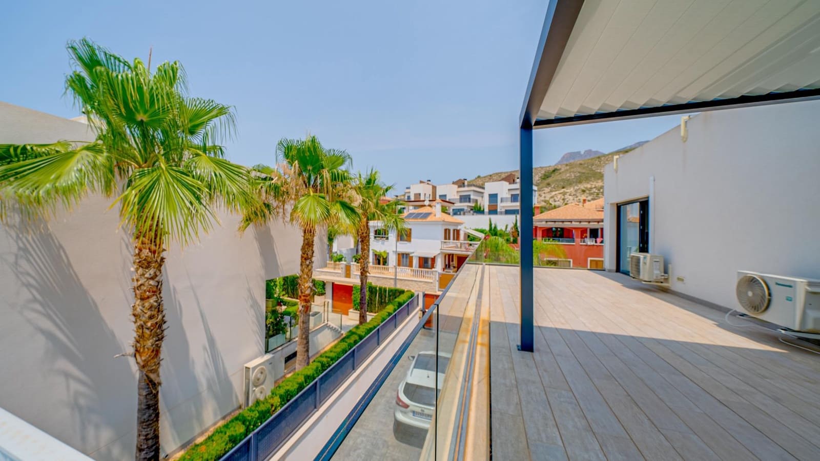 5 bedroom Villa for sale in Finestrat with pool garage - € 895,000 (Ref: 7670876)