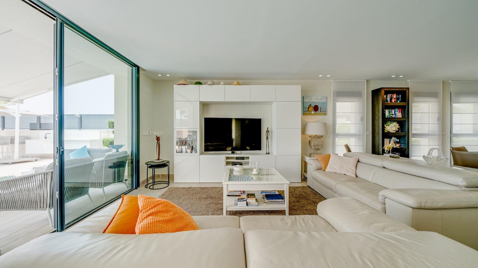 5 bedroom Villa for sale in Finestrat with pool garage - € 895,000 (Ref: 7670876)