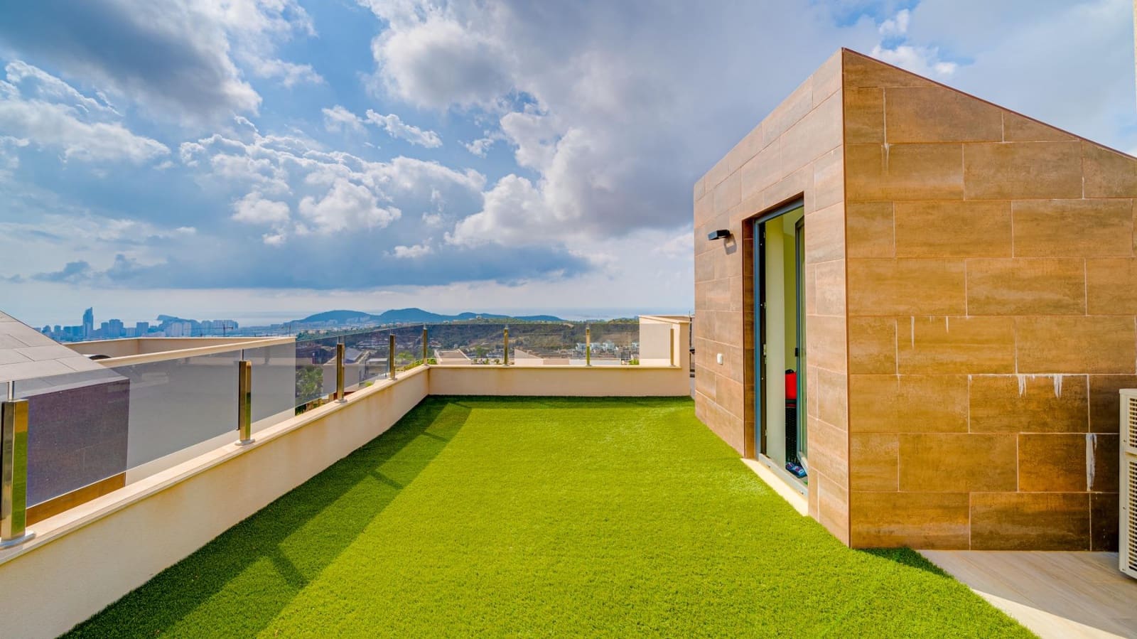 3 bedroom Villa for sale in Finestrat with pool - € 685,000 (Ref: 7776912)