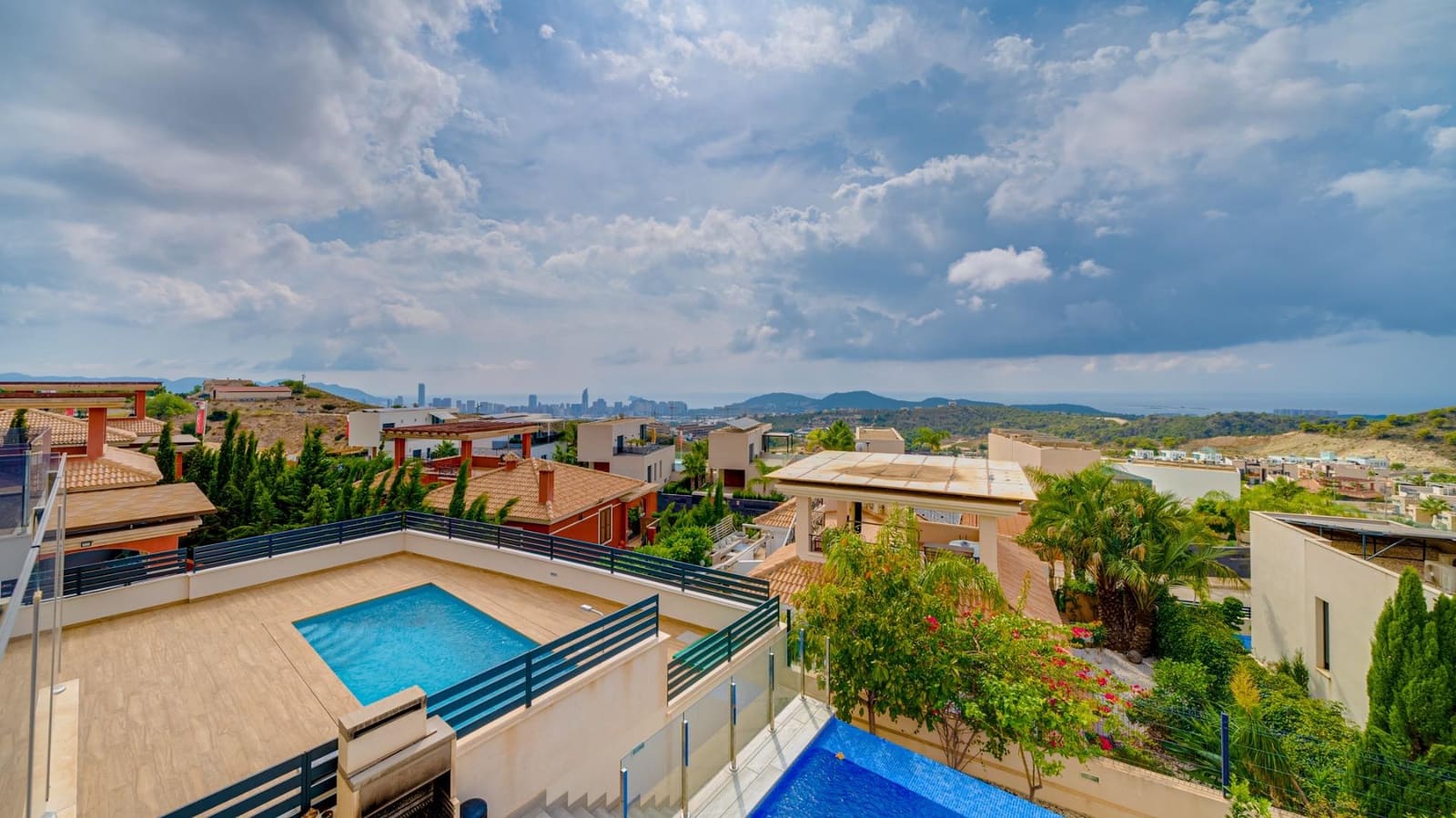 3 bedroom Villa for sale in Finestrat with pool - € 685,000 (Ref: 7776912)