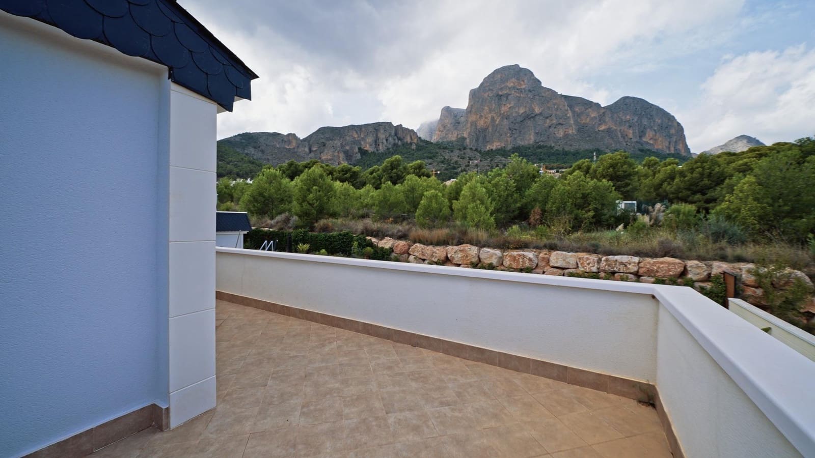 3 bedroom Villa for sale in Polop with pool - € 630,000 (Ref: 7826250)