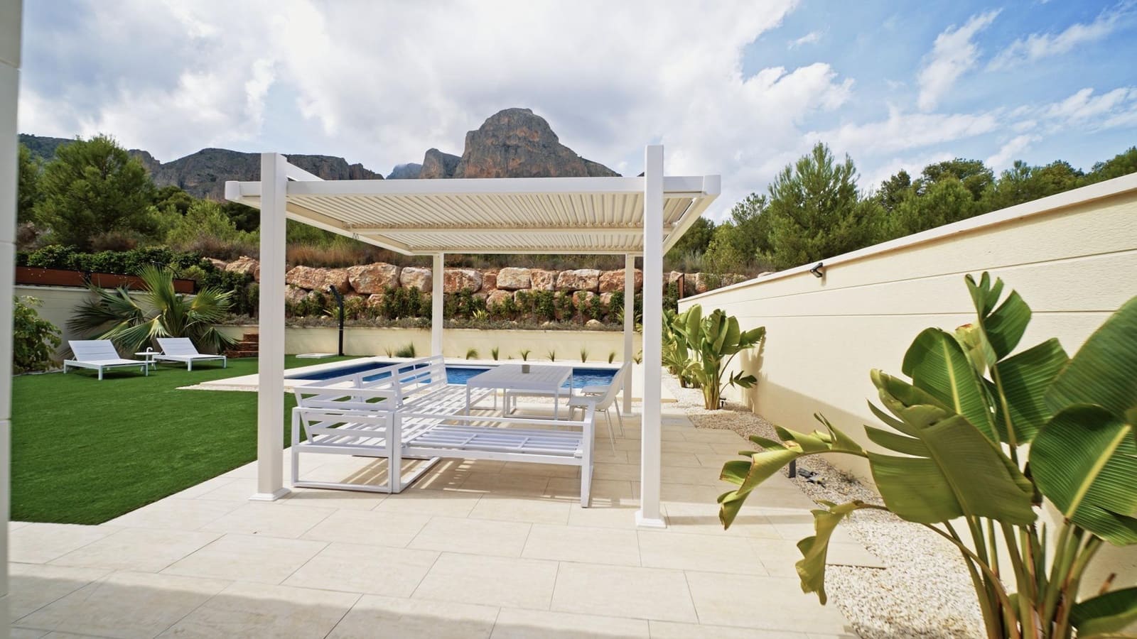 3 bedroom Villa for sale in Polop with pool - € 630,000 (Ref: 7826250)