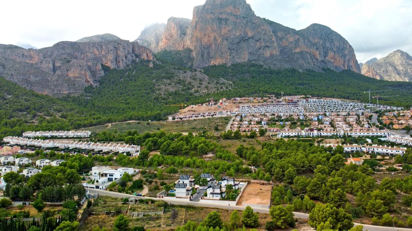 3 bedroom Villa for sale in Polop with pool - € 630,000 (Ref: 7826250)