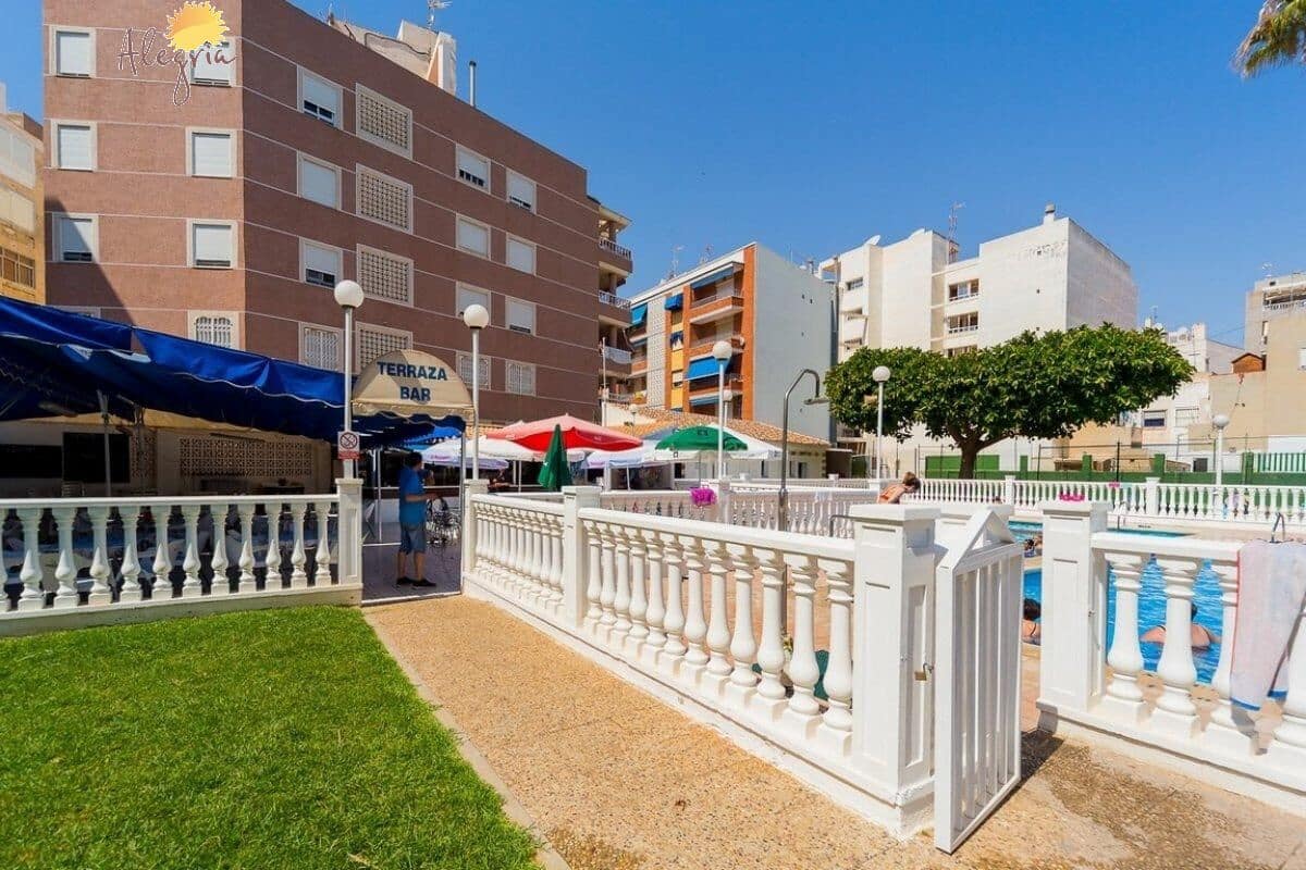 2 soverom Penthouse til salgs i Torrevieja med svømmebasseng - € 465 900 (Ref: 7840034)
