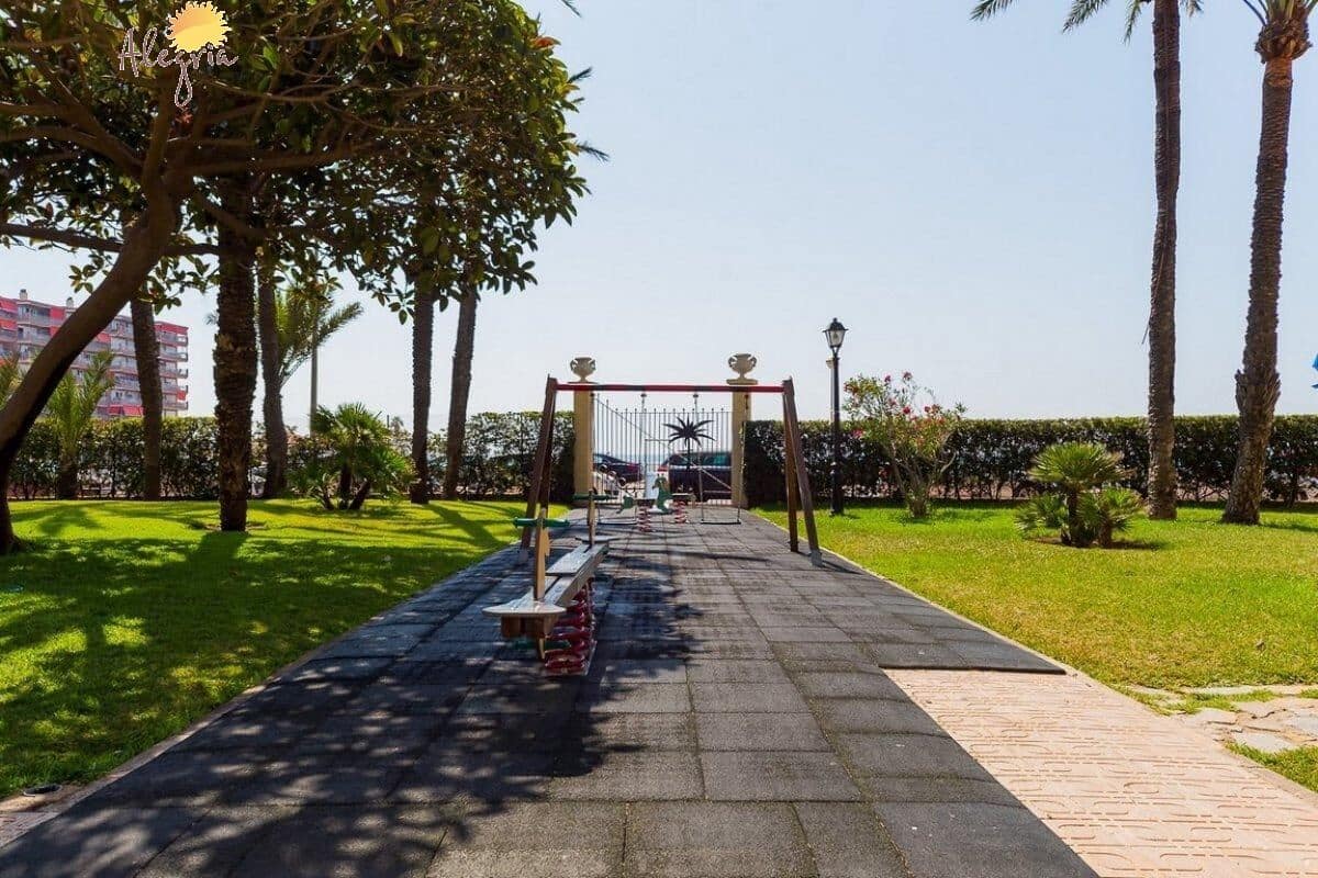 2 soverom Penthouse til salgs i Torrevieja med svømmebasseng - € 465 900 (Ref: 7840034)