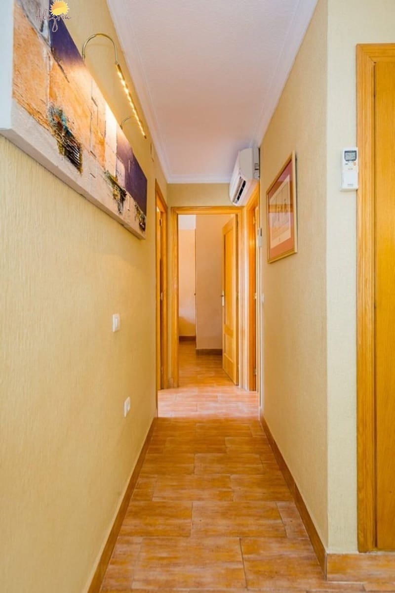 2 soverom Penthouse til salgs i Torrevieja med svømmebasseng - € 465 900 (Ref: 7840034)