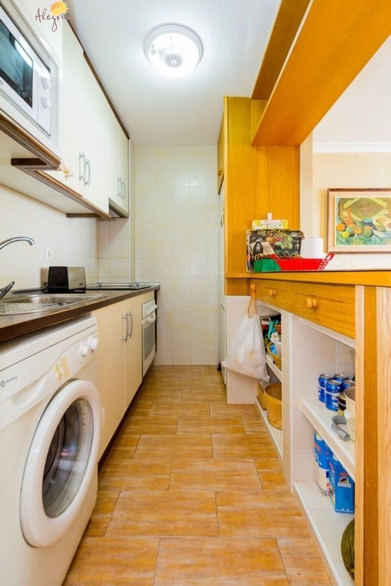 2 soverom Penthouse til salgs i Torrevieja med svømmebasseng - € 465 900 (Ref: 7840034)