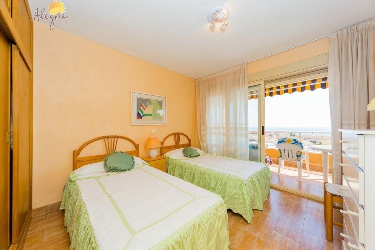 2 soverom Penthouse til salgs i Torrevieja med svømmebasseng - € 465 900 (Ref: 7840034)