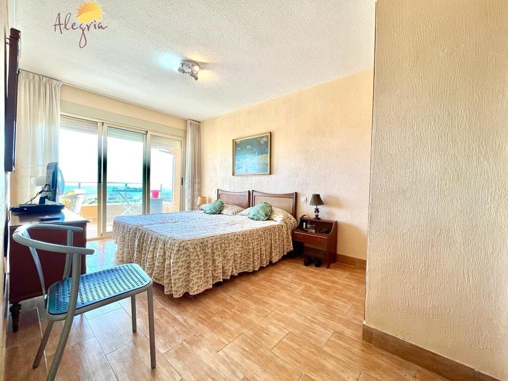 2 soverom Penthouse til salgs i Torrevieja med svømmebasseng - € 465 900 (Ref: 7840034)