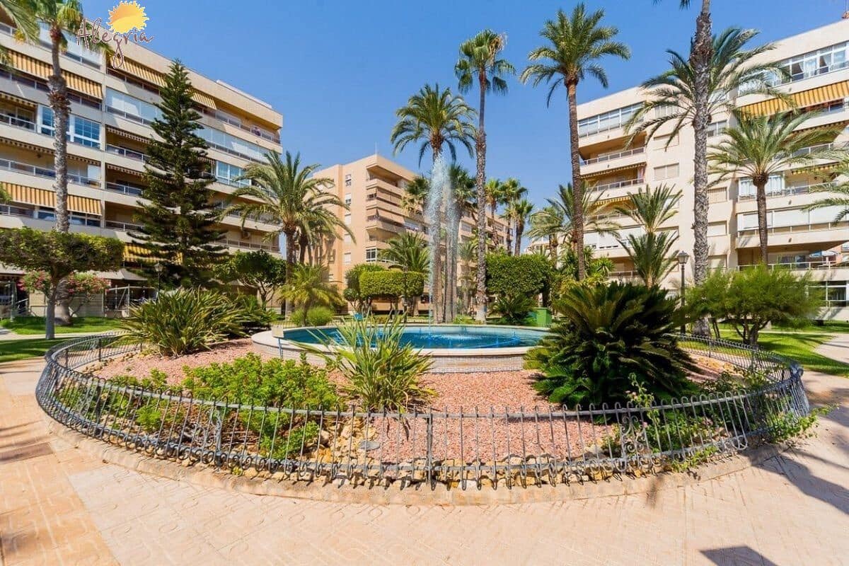 2 soverom Penthouse til salgs i Torrevieja med svømmebasseng - € 465 900 (Ref: 7840034)