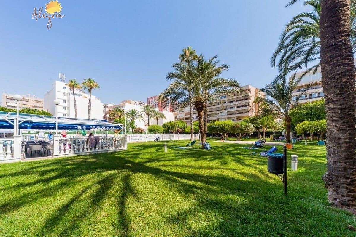 2 soverom Penthouse til salgs i Torrevieja med svømmebasseng - € 465 900 (Ref: 7840034)