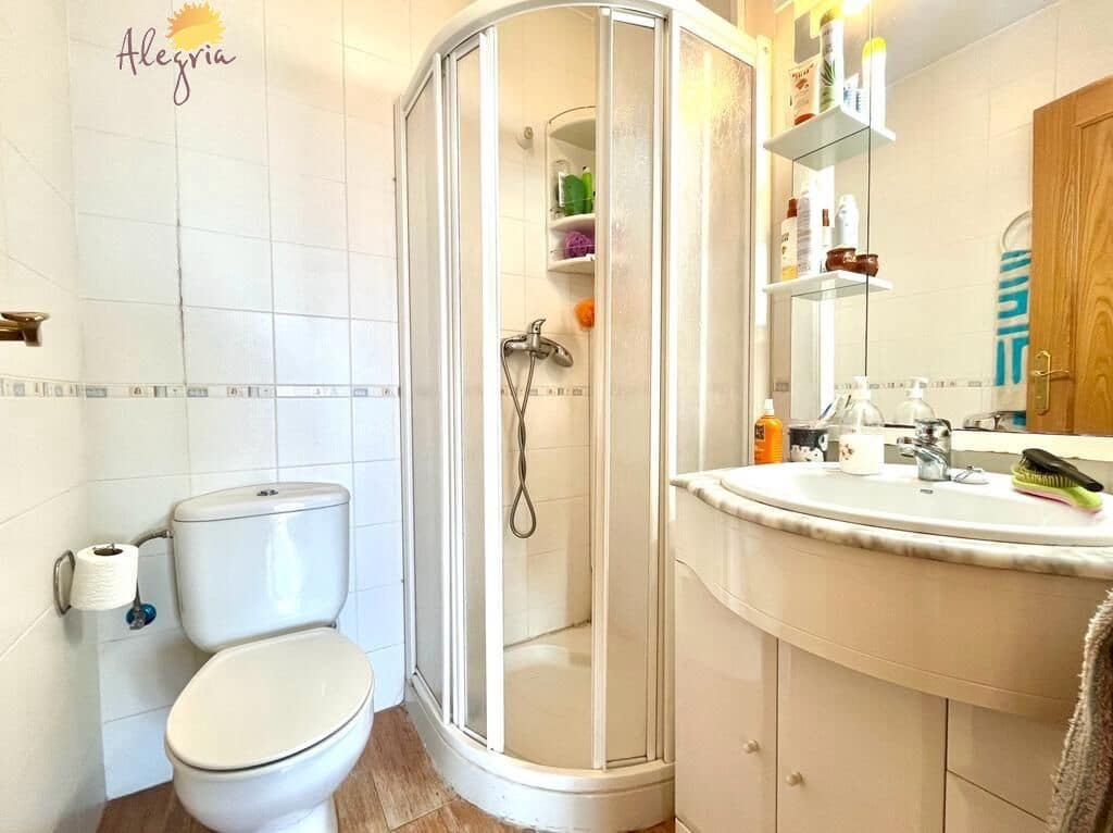 2 makuuhuone Kattohuoneisto myytävänä paikassa Torrevieja mukana uima-altaan - 465 900 € (Ref: 7840034)