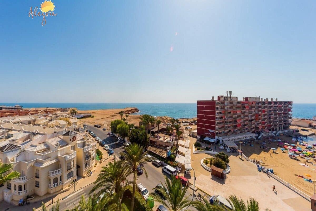 2 makuuhuone Kattohuoneisto myytävänä paikassa Torrevieja mukana uima-altaan - 465 900 € (Ref: 7840034)