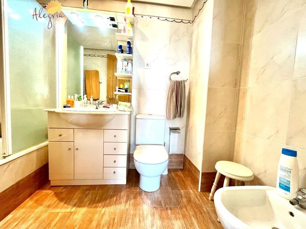 2 makuuhuone Kattohuoneisto myytävänä paikassa Torrevieja mukana uima-altaan - 465 900 € (Ref: 7840034)