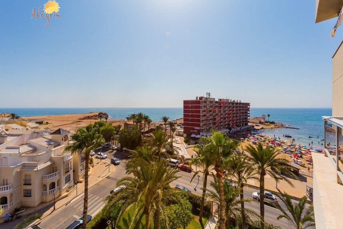 2 makuuhuone Kattohuoneisto myytävänä paikassa Torrevieja mukana uima-altaan - 465 900 € (Ref: 7840034)