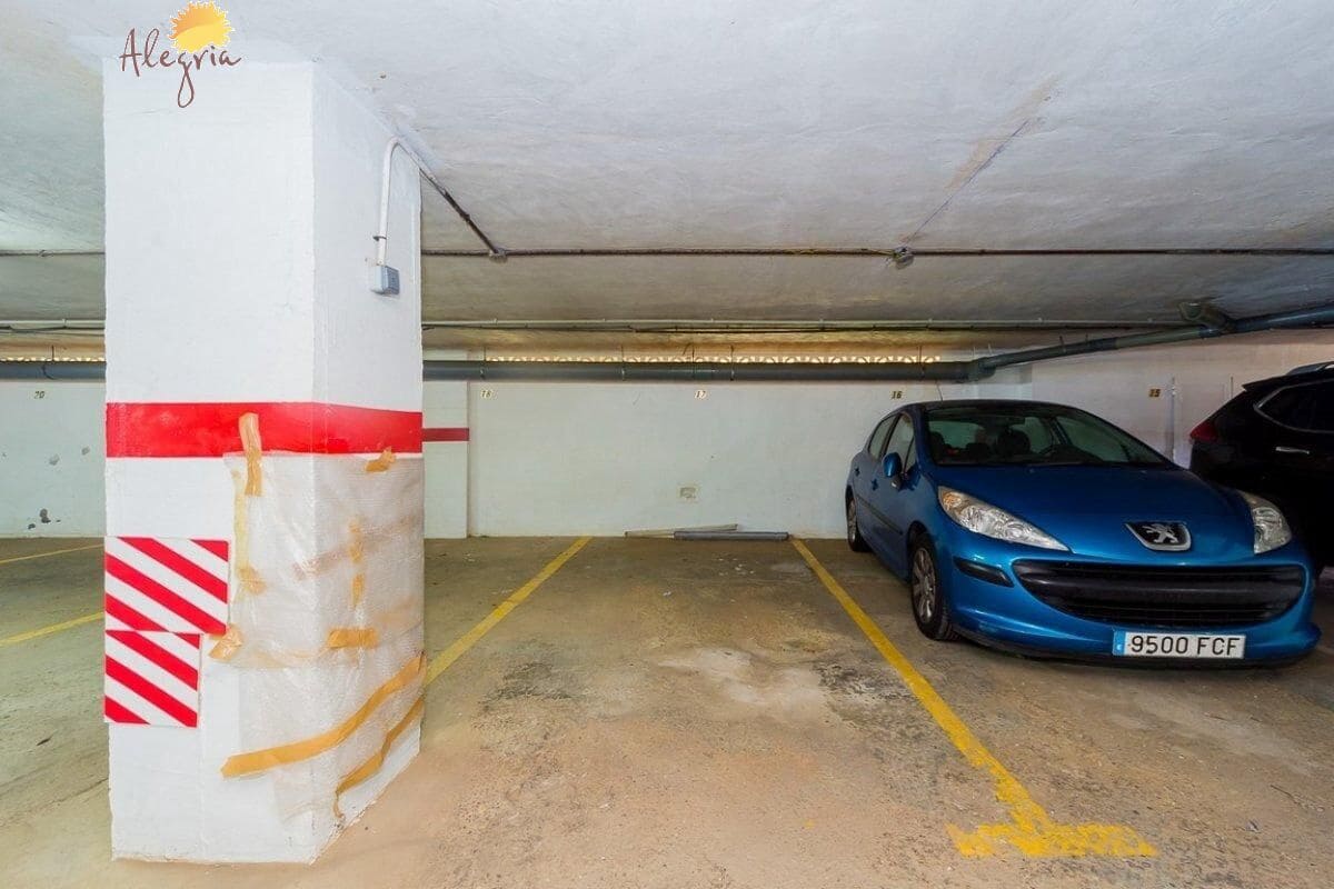 2 makuuhuone Kattohuoneisto myytävänä paikassa Torrevieja mukana uima-altaan - 465 900 € (Ref: 7840034)