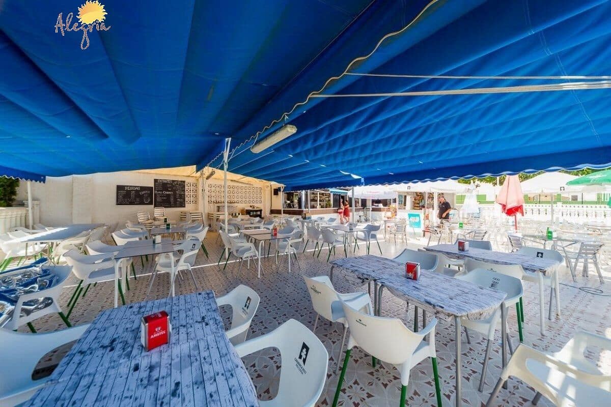 2 makuuhuone Kattohuoneisto myytävänä paikassa Torrevieja mukana uima-altaan - 465 900 € (Ref: 7840034)