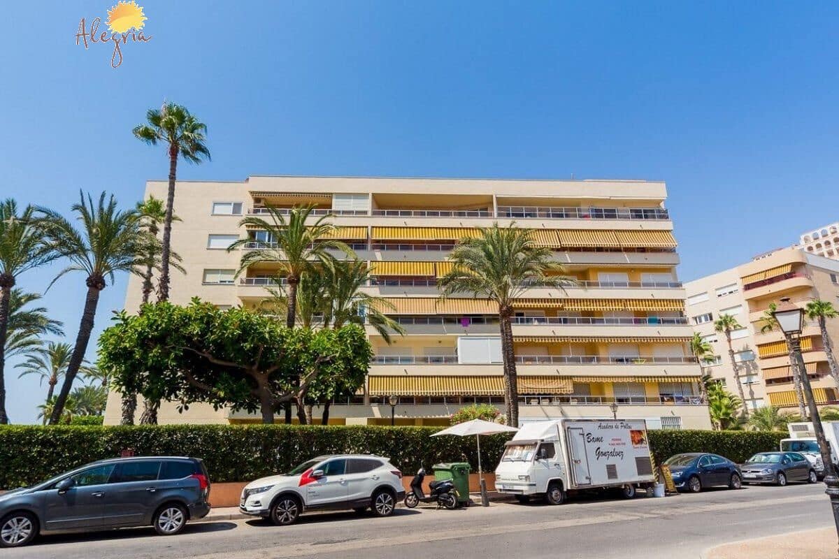 2 makuuhuone Kattohuoneisto myytävänä paikassa Torrevieja mukana uima-altaan - 465 900 € (Ref: 7840034)
