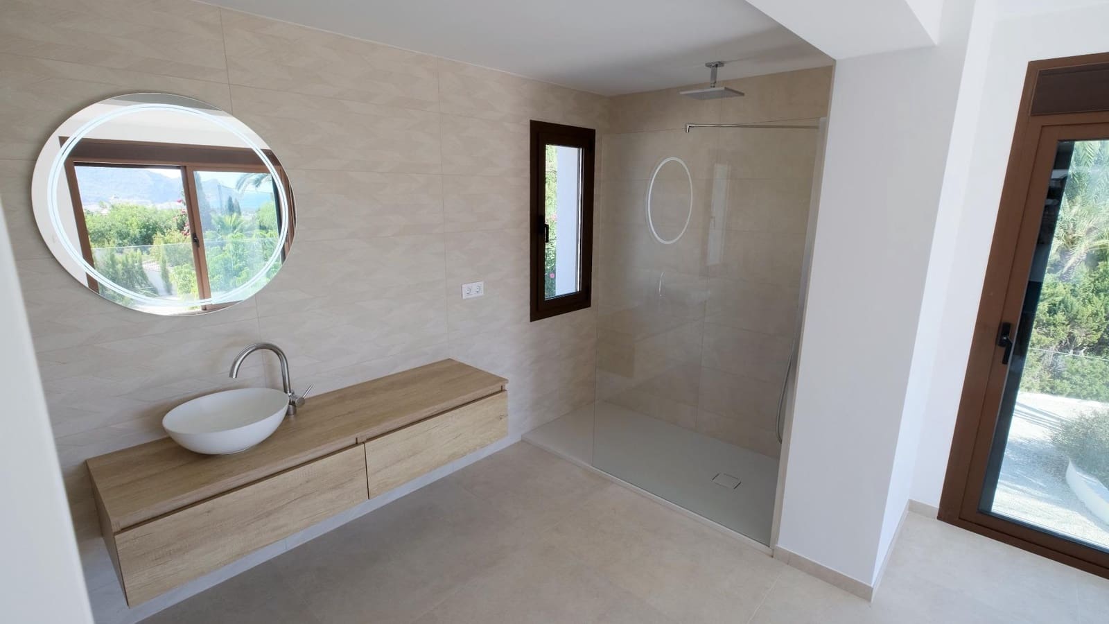 5 bedroom Villa for sale in Altea with pool garage - € 2,250,000 (Ref: 7854856)