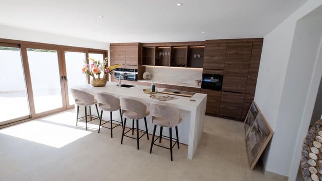 5 sypialnia Willa na sprzedaż w Altea z basenem garażem - 2 250 000 € (Ref: 7854856)