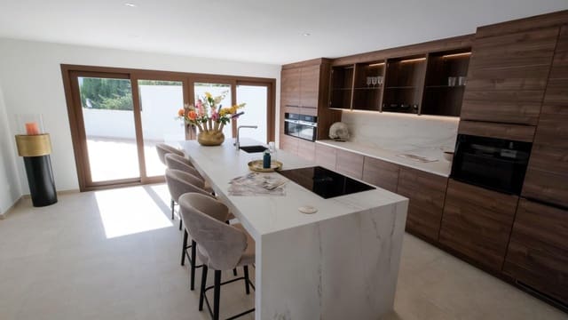 5 sypialnia Willa na sprzedaż w Altea z basenem garażem - 2 250 000 € (Ref: 7854856)