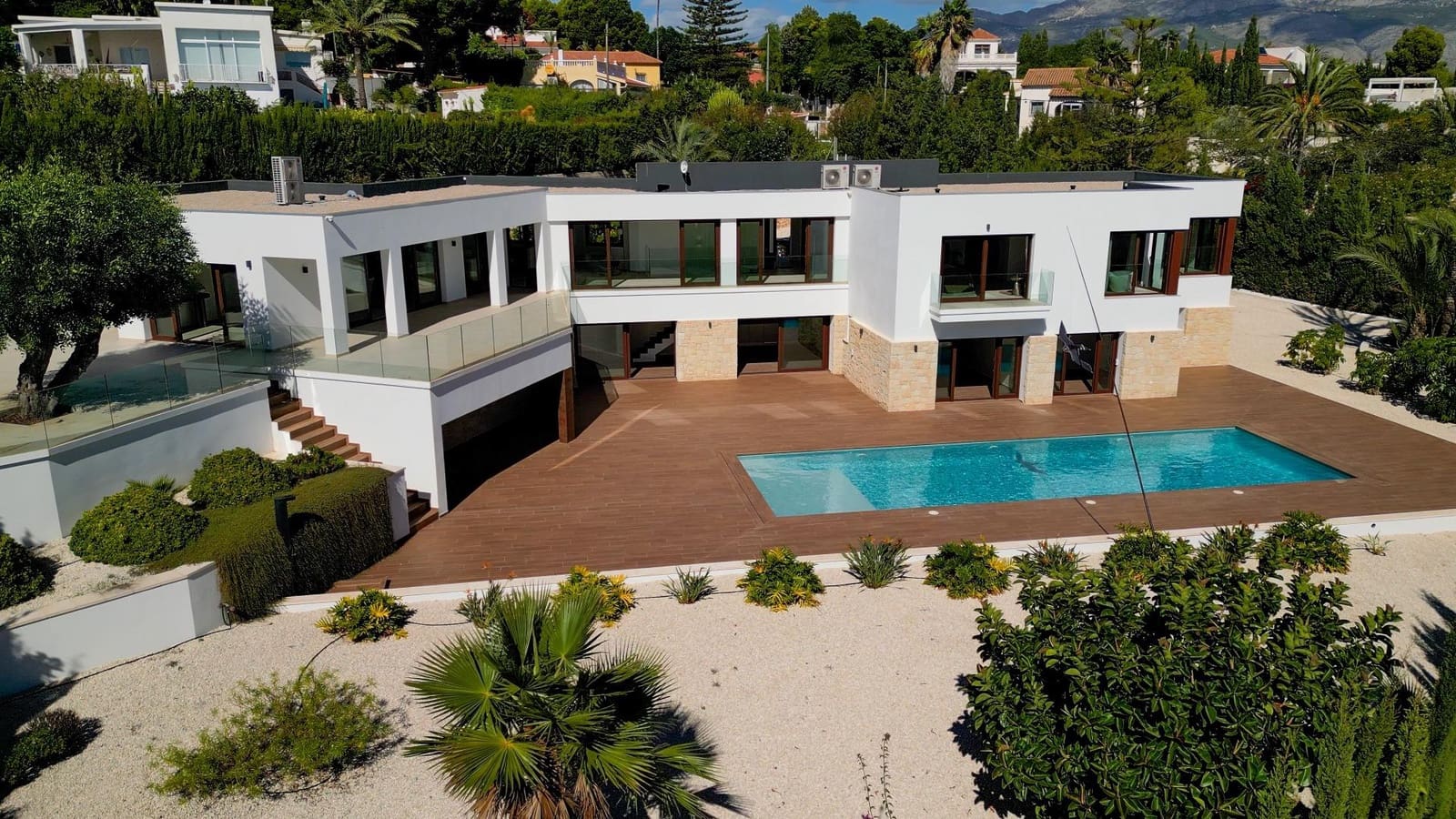 5 bedroom Villa for sale in Altea with pool garage - € 2,250,000 (Ref: 7854856)