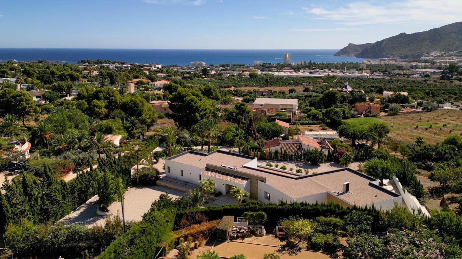 5 bedroom Villa for sale in Altea with pool garage - € 2,250,000 (Ref: 7854856)
