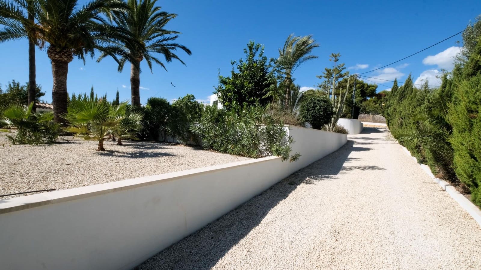5 bedroom Villa for sale in Altea with pool garage - € 2,250,000 (Ref: 7854856)