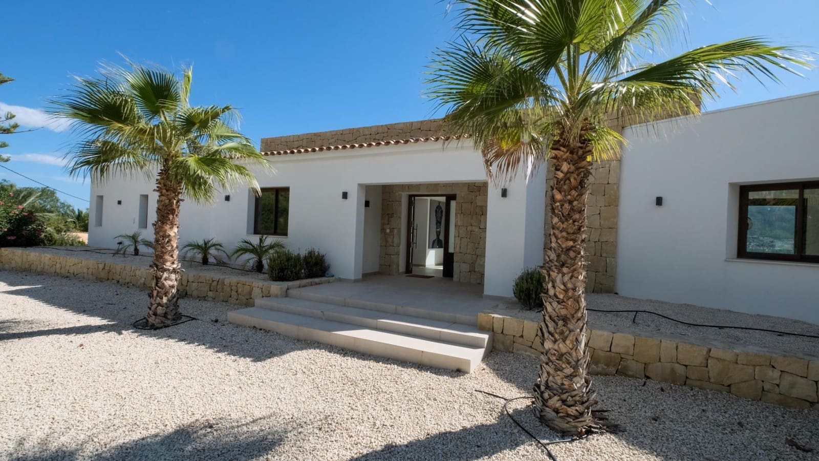 5 bedroom Villa for sale in Altea with pool garage - € 2,250,000 (Ref: 7854856)