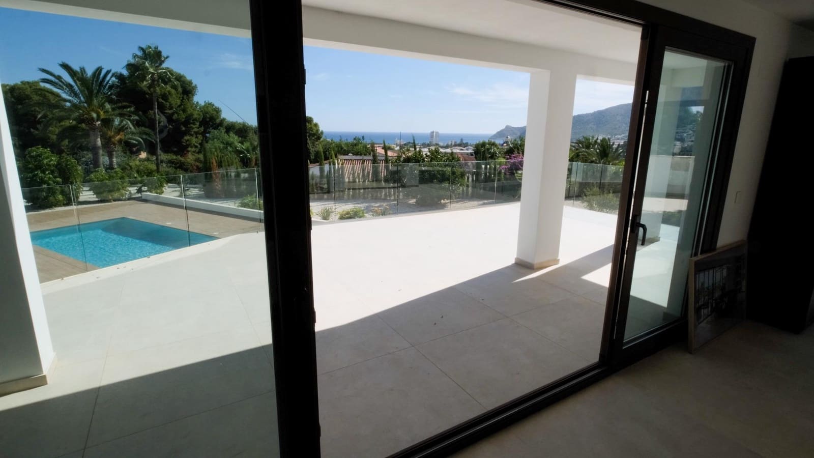 5 bedroom Villa for sale in Altea with pool garage - € 2,250,000 (Ref: 7854856)