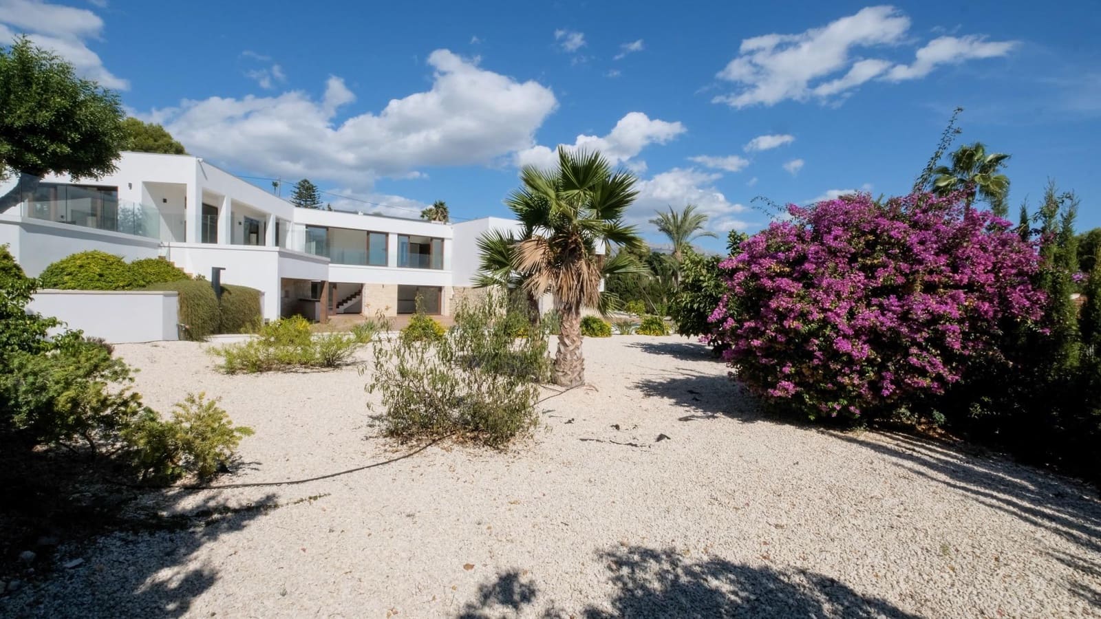 5 bedroom Villa for sale in Altea with pool garage - € 2,250,000 (Ref: 7854856)